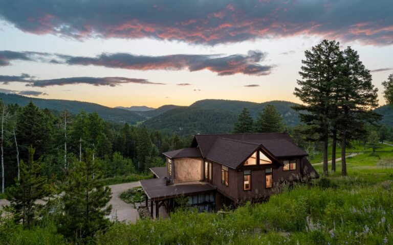 Luxury Forest Retreats USA: A 2026 Strategic Editorial Guide